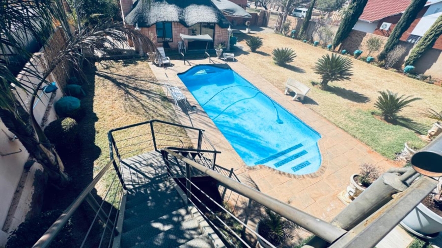 5 Bedroom Property for Sale in Galeshewe Northern Cape